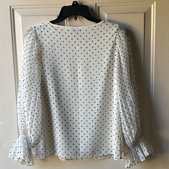 Talbots polka dots blouse. Size P/Petite Like New. - Picture 2 of 13